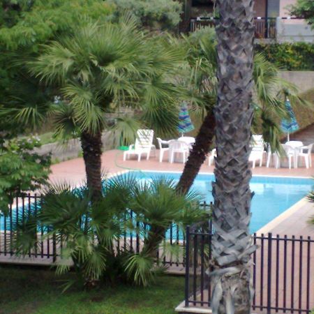 Porto Ulisse Panzió Catania Kültér fotó