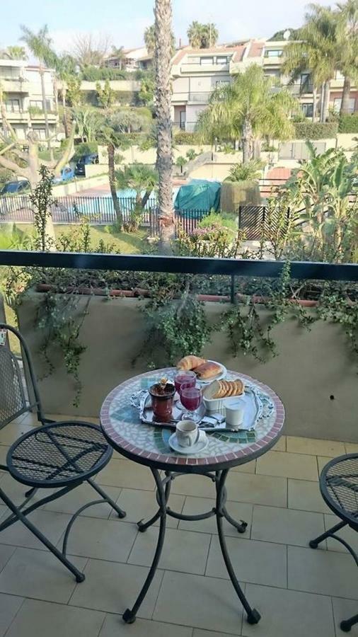 Porto Ulisse Panzió Catania Kültér fotó