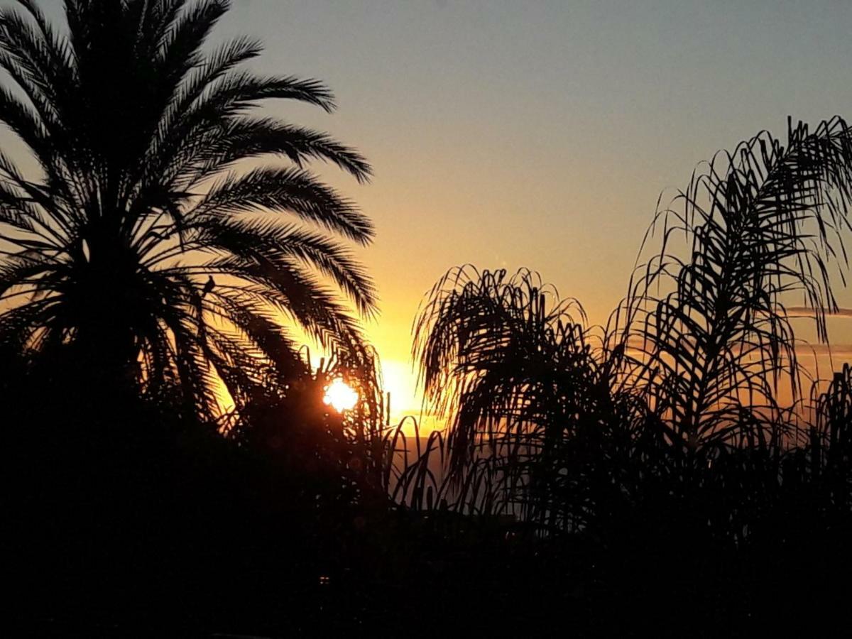 Porto Ulisse Panzió Catania Kültér fotó