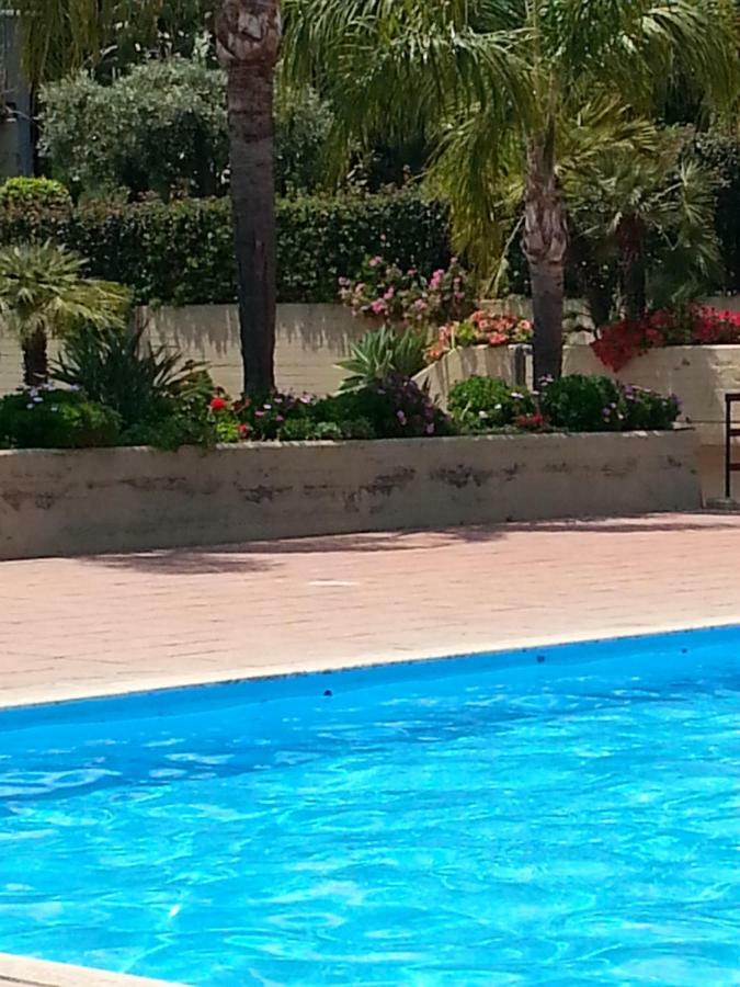 Porto Ulisse Panzió Catania Kültér fotó